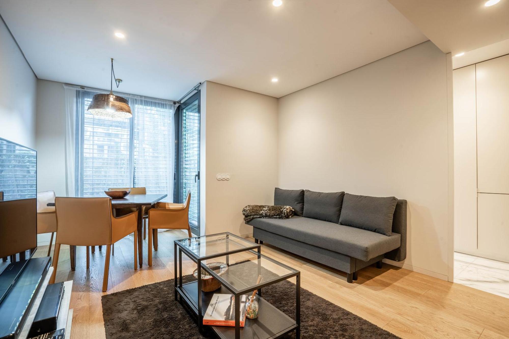 Primrose 1Br Delight W Parking By Lovelystay Porto Exterior photo