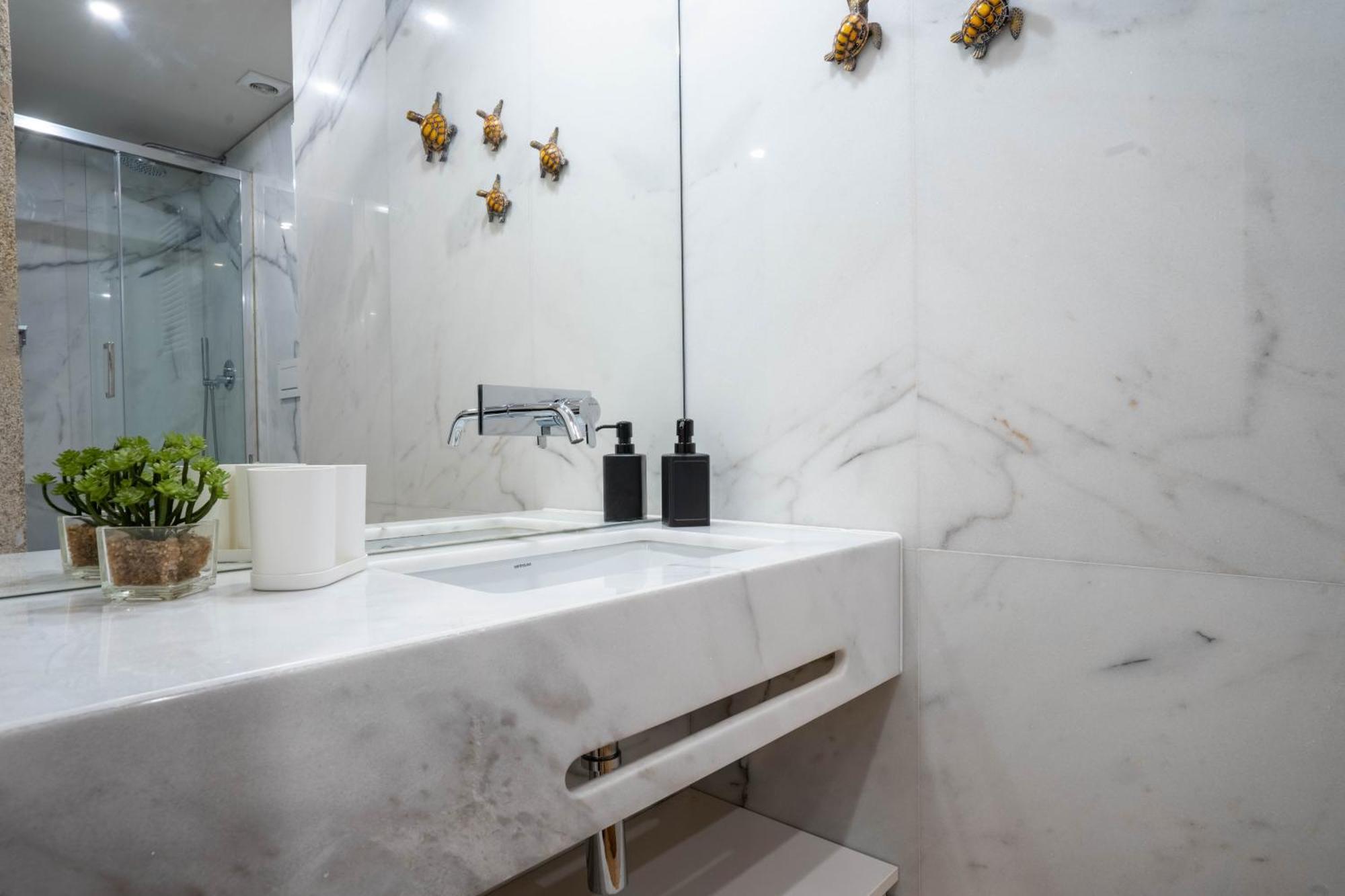 Primrose 1Br Delight W Parking By Lovelystay Porto Exterior photo